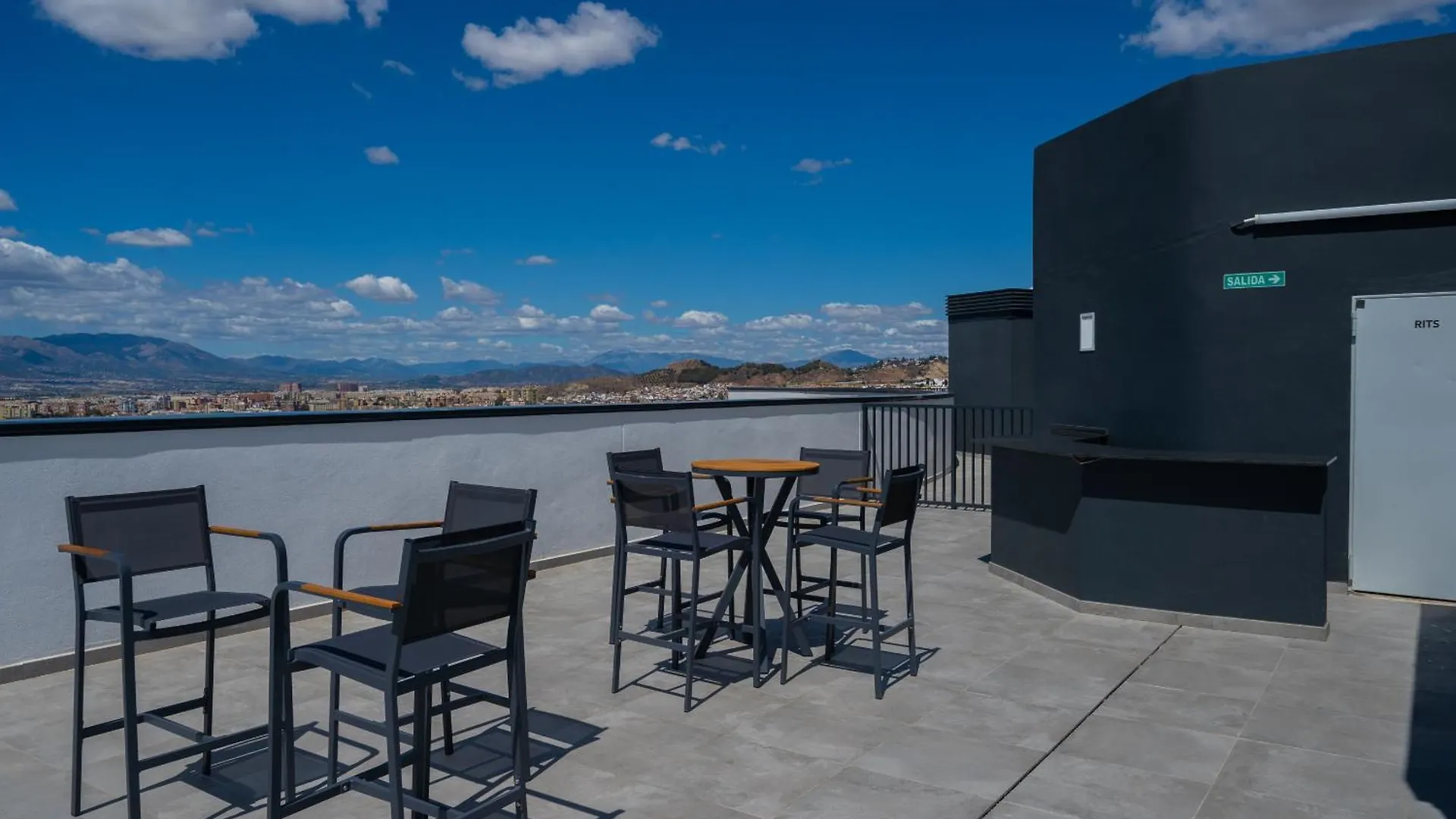 Xpce Urban Malaga Skyline - Parking Free Apartment 0*,