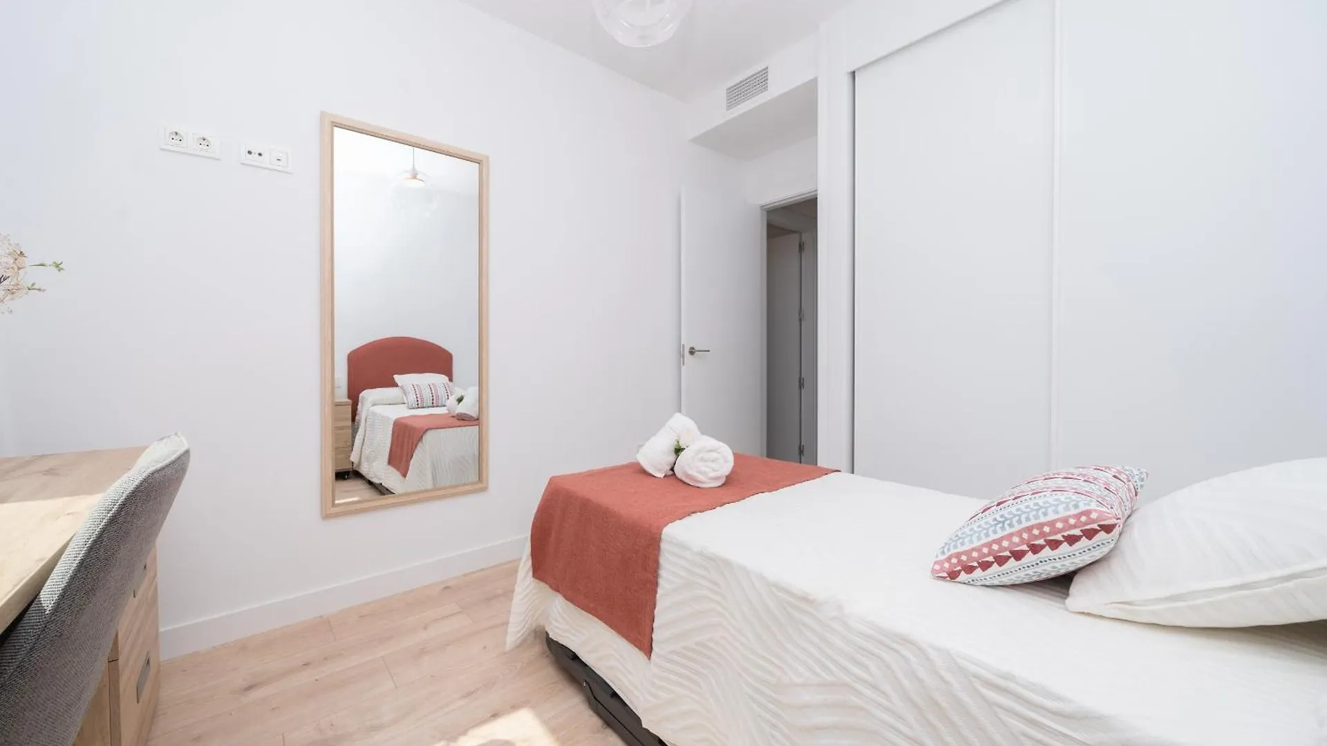 Apartment Ferienwohnung Xpce Urban Malaga Skyline - Parking Free