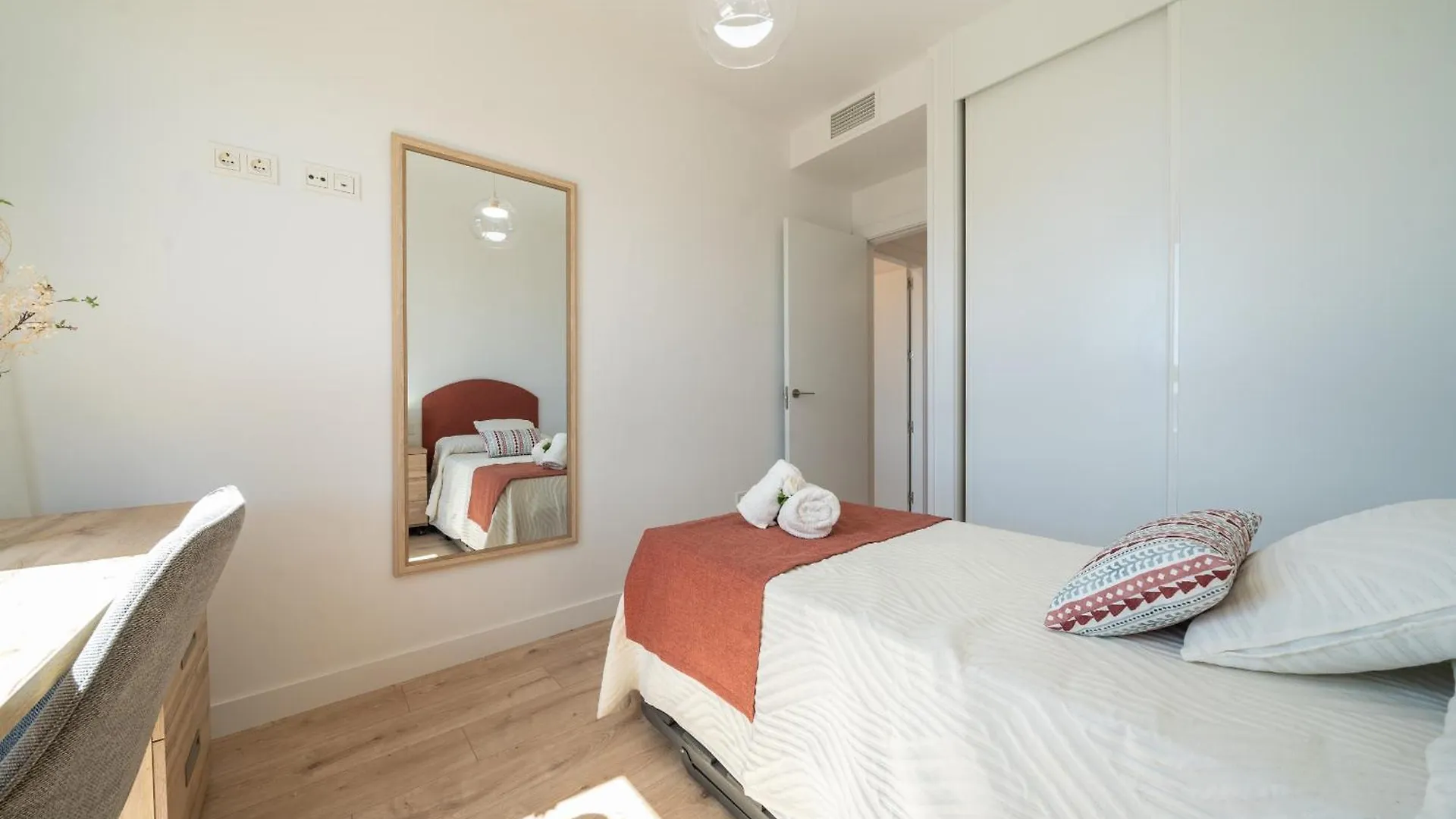 Ferienwohnung Xpce Urban Malaga Skyline - Parking Free