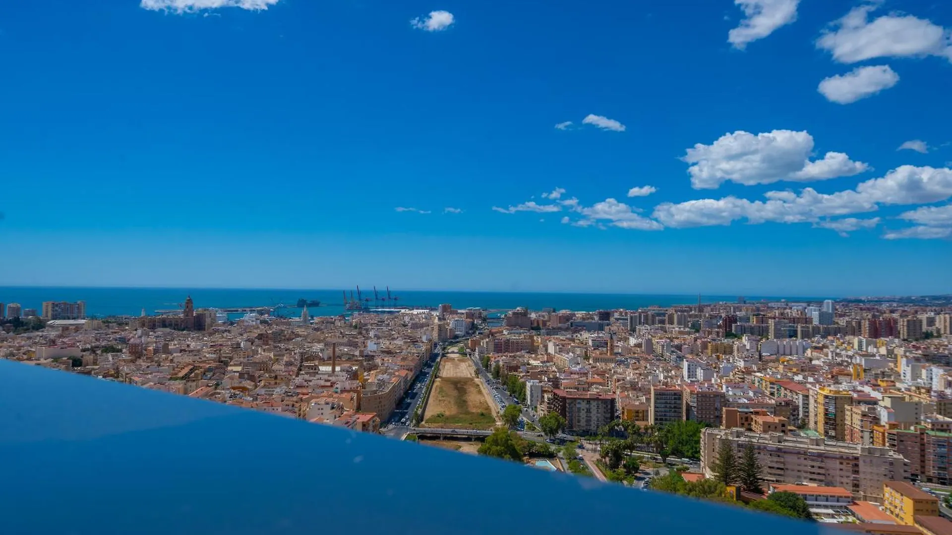Xpce Urban Malaga Skyline - Parking Free Appartement